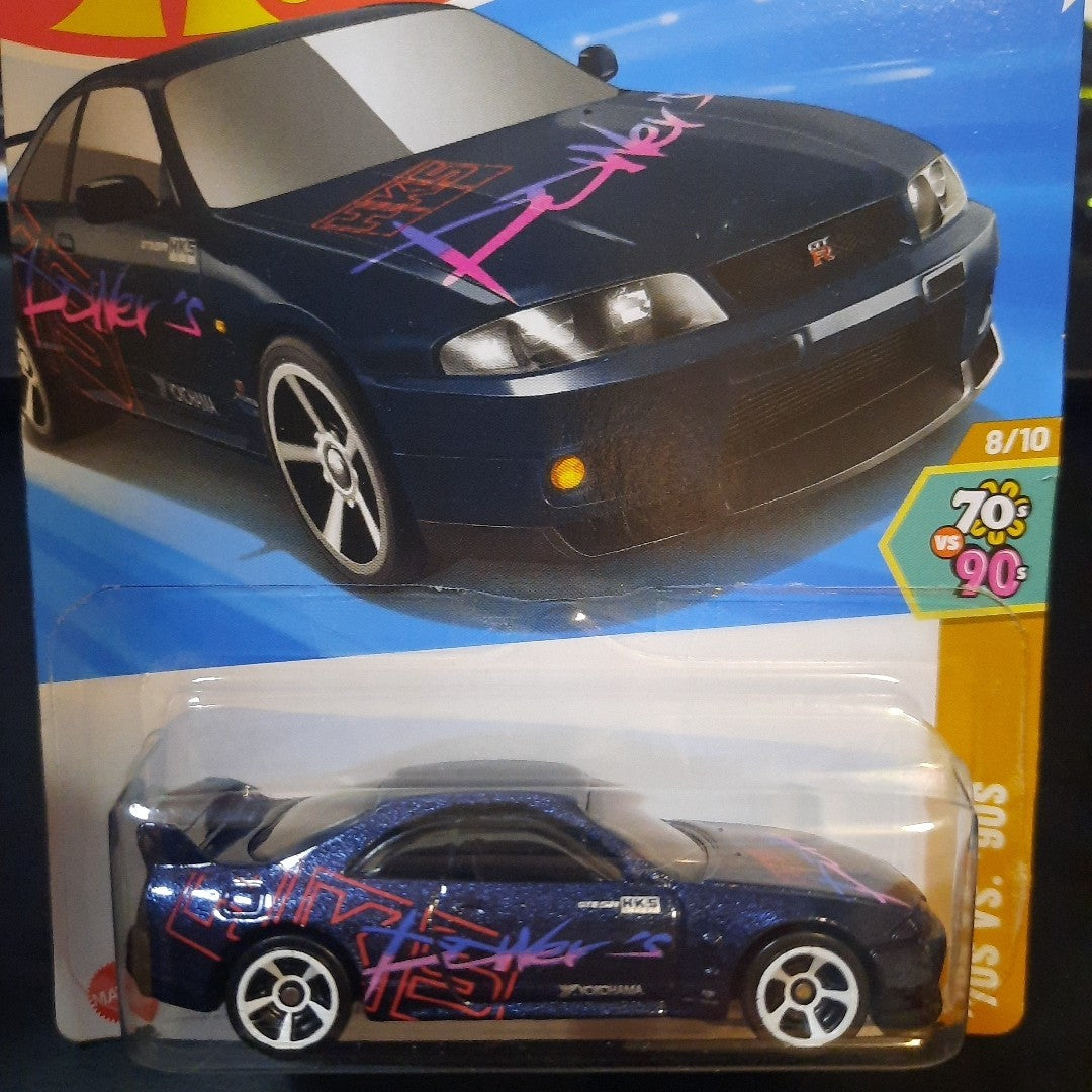 2025 Hot Wheels Nissan Skyline GT-R (BNR33) Blue Sparkle N Case