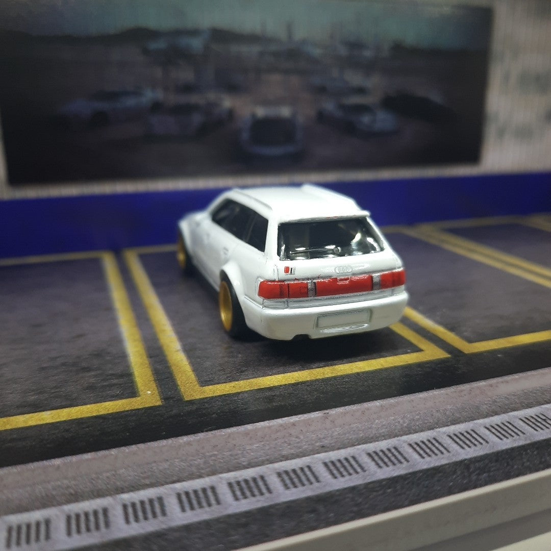 Hot Wheels 94 Audi Avant RS2 Custom Wheel Swap