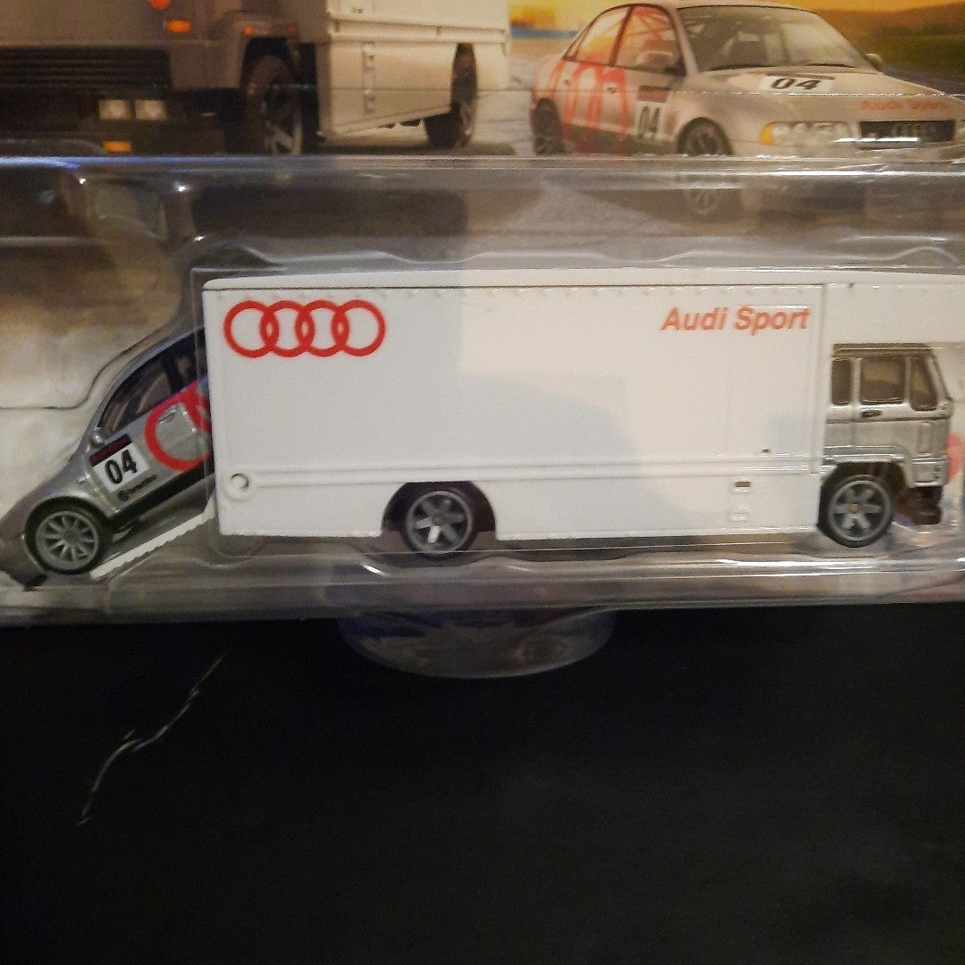 Hot Wheels Premium Team Transport #77 Audi S4 quattro & Fleet Flyer