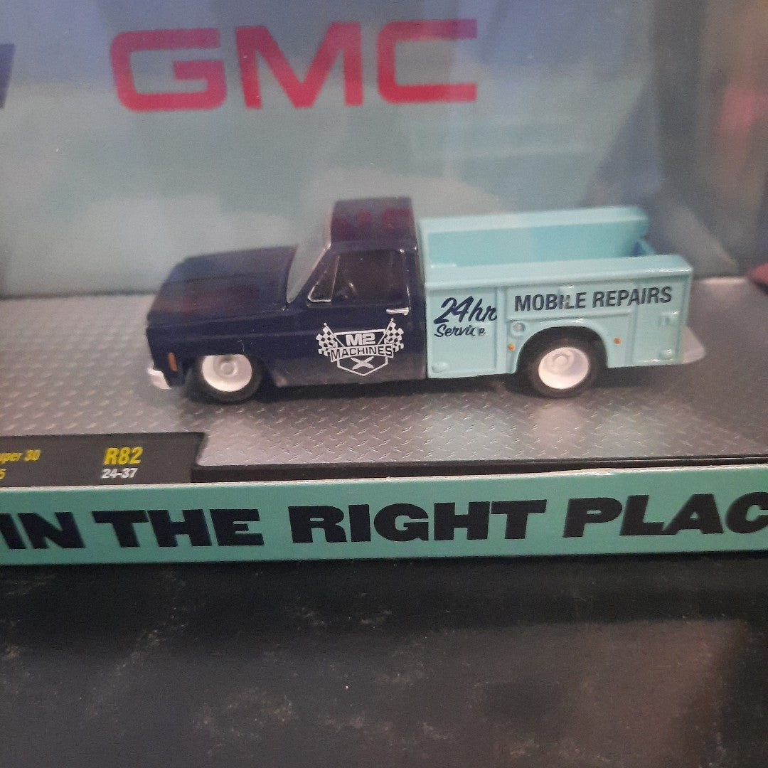 M2 Machines 1973 Chevrolet Cheyenne Super 30 & 1975 GMC Sierra Grande 1/64