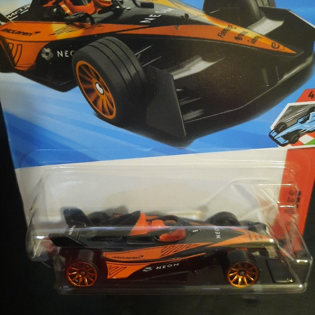 2025 Hot Wheels McLaren Formula E Gen 3 NEOM Track Aces