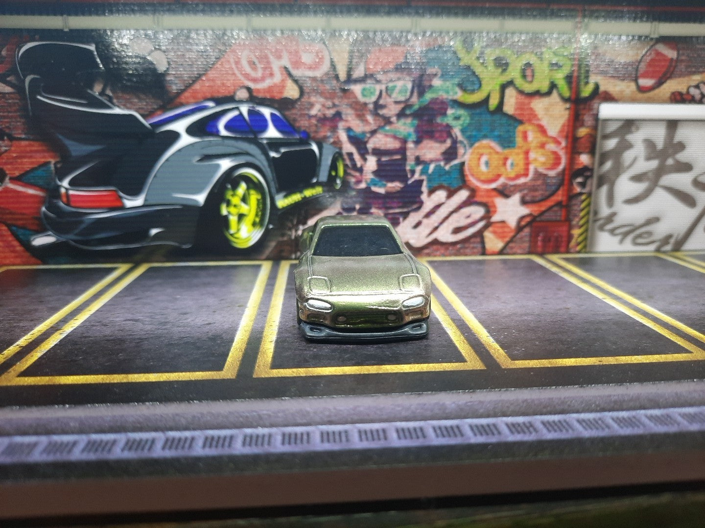 Hot Wheels Custom Mazda RX-7 With Display