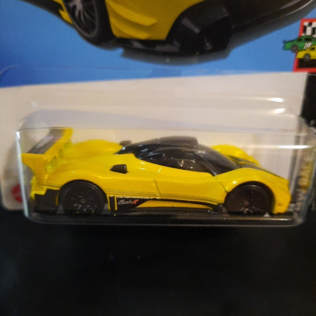 Hot Wheels Exotic Car 4 Pack McLaren Pagani Koenigsegg Lamborghini