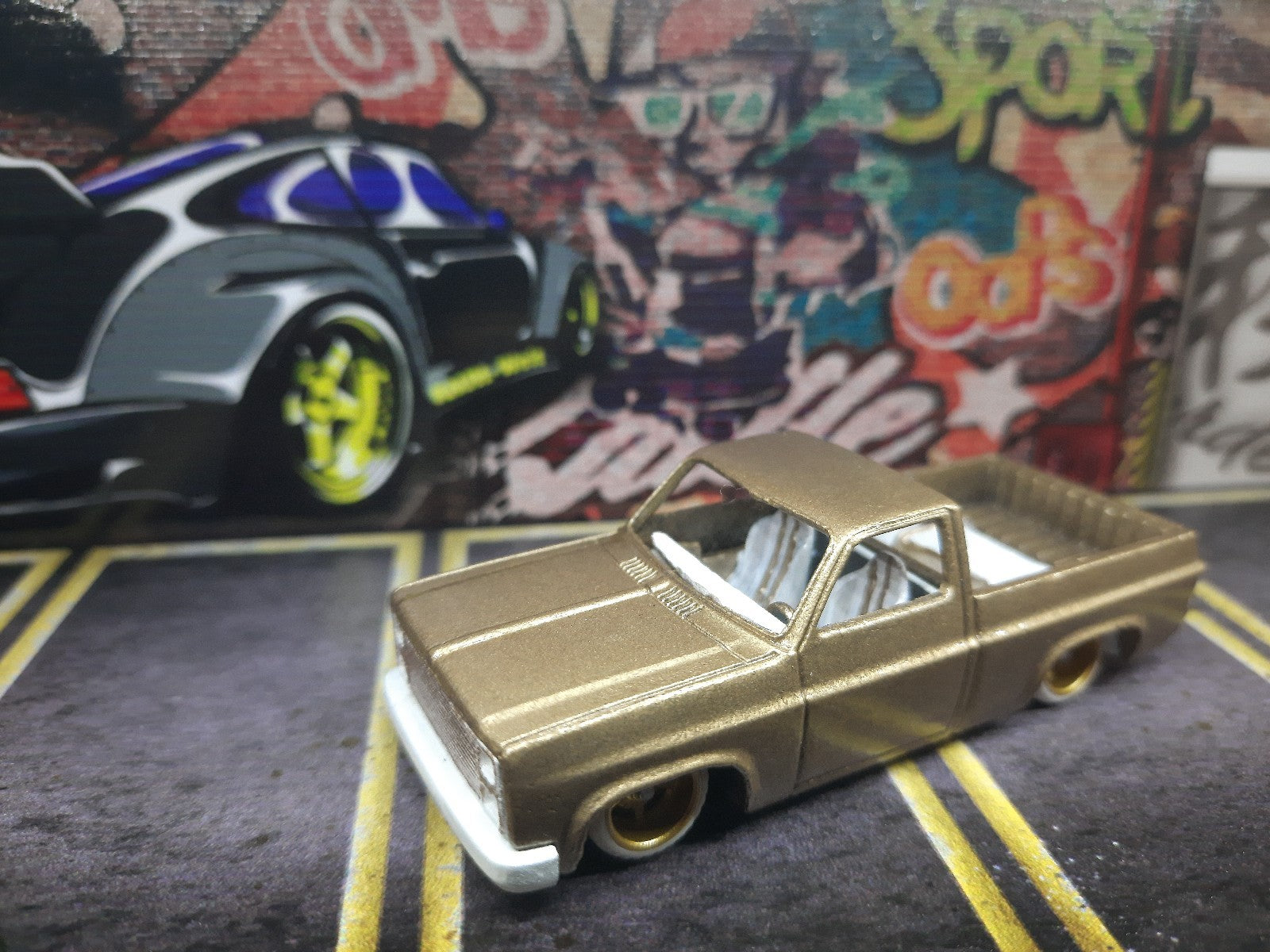 Hot Wheels Custom Chevy Squarebody With Display