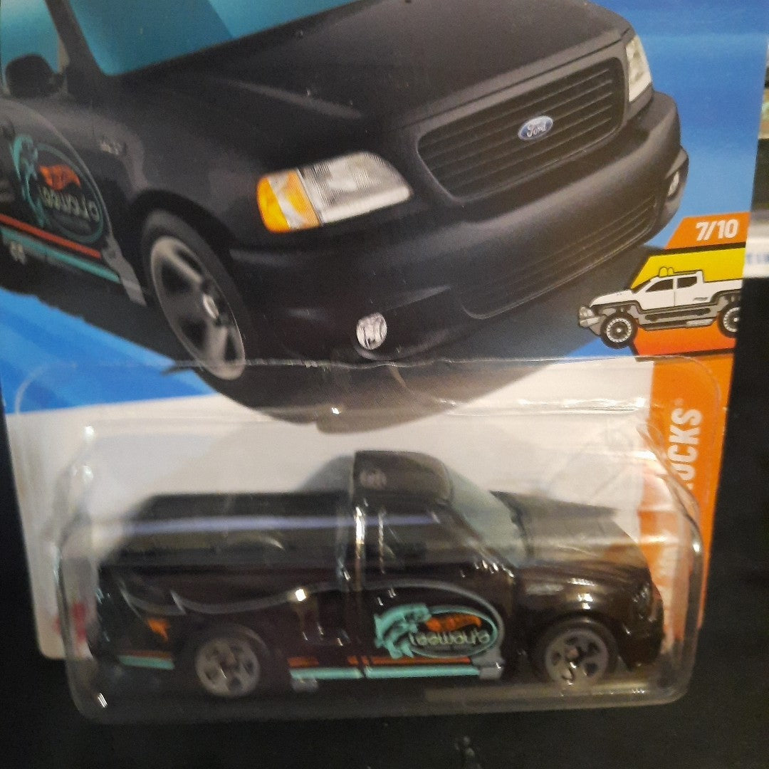 2025 Hot Wheels 99 Ford F-150 SVT Lightning Black/Tan 2 Pack