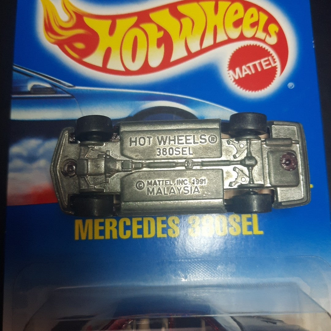 1992 HOT WHEELS BLUE CARD #253 MERCEDES 380SEL Carded/Loose 2 Pack RMF