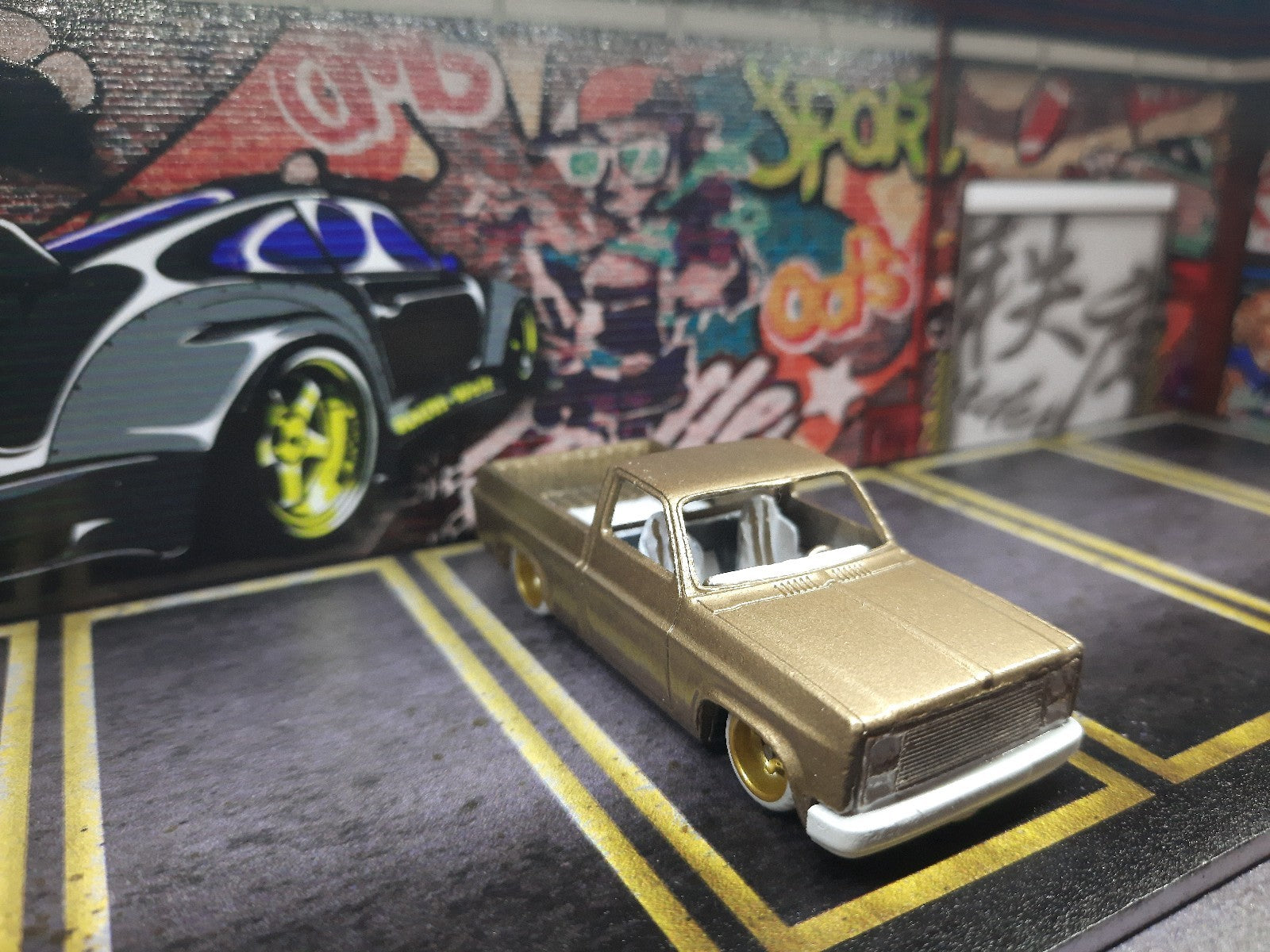 Hot Wheels Custom Chevy Squarebody With Display