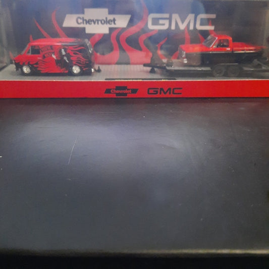 M2 Machines Hauler 1973 Chevy G10 Van & 1976 GMC Sierra Grande 15 You're Next