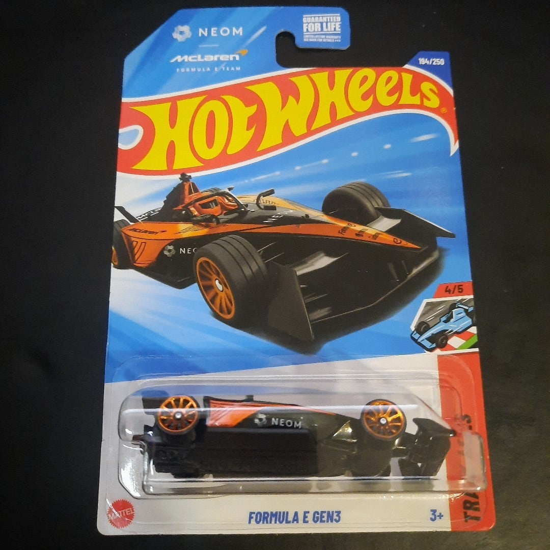 2025 Hot Wheels McLaren Formula E Gen 3 NEOM Track Aces