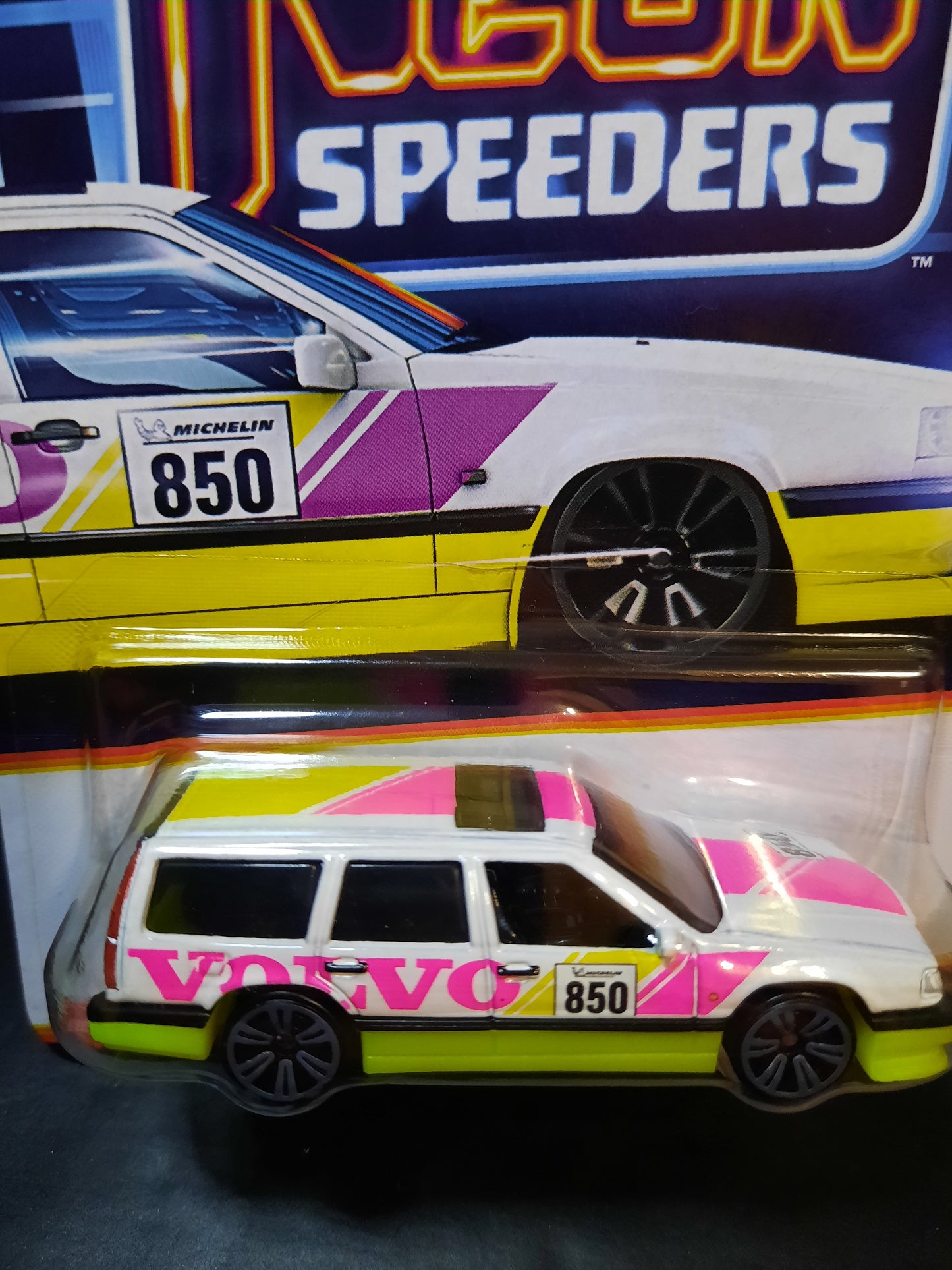 2025 Hot Wheels Neon Speeders Volvo 850 Estate